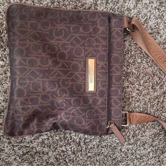 Calvin Klein Cross body bag - Picture 1 of 3